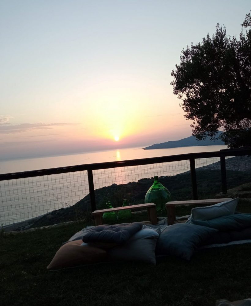 Villa Serra d’Elci - cuscini e l'infinito