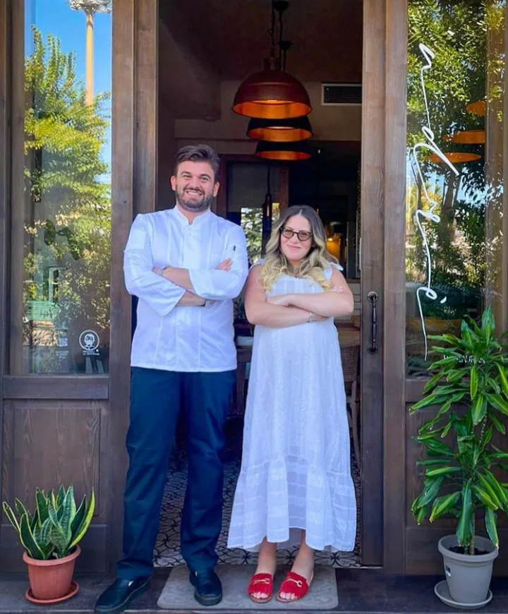 Andrea Napolitano e compagna