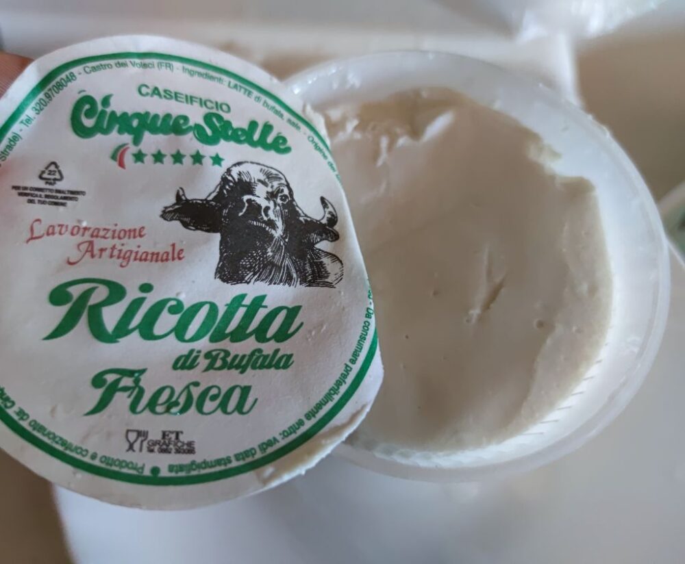 Caseificio Cinque Stelle - la ricotta di bufala