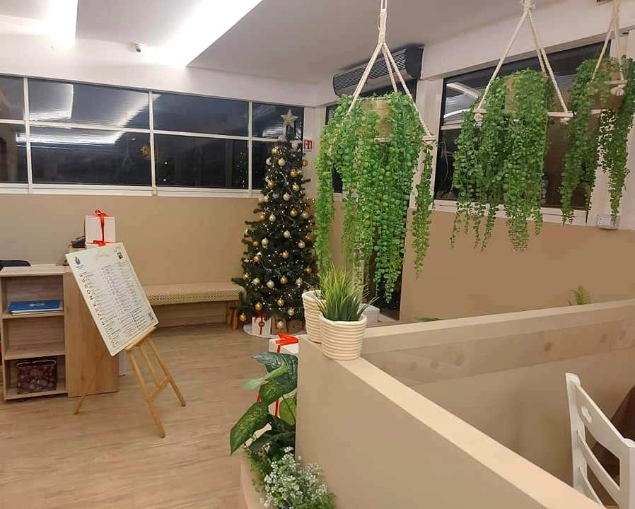 L’Oro di Napoli, l’ingresso