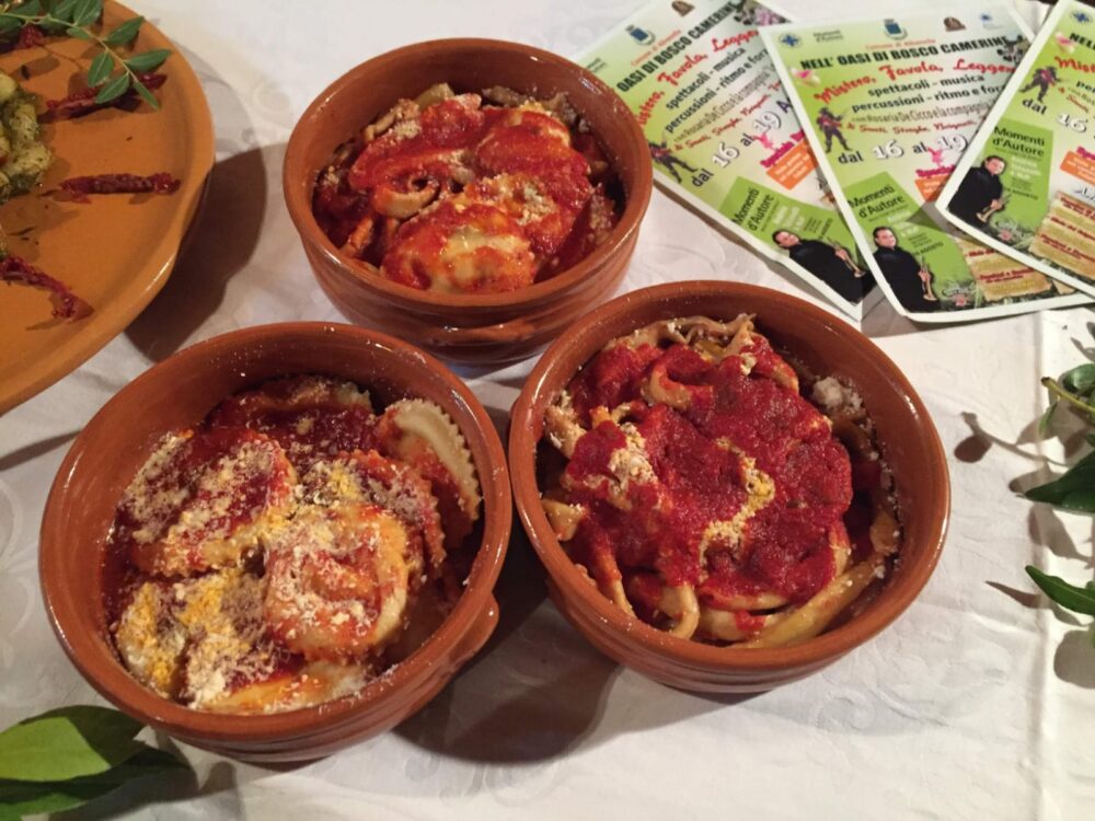 Le Notti di Santa Sofia- fusilli e ravioli al ragù