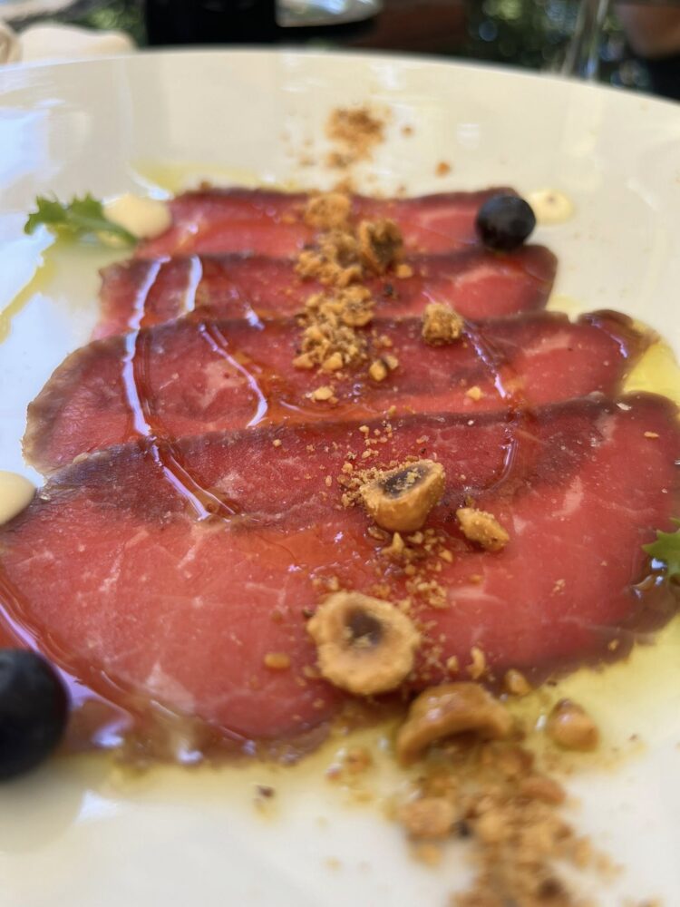 Salmistrato podolico, nocciole e maionese