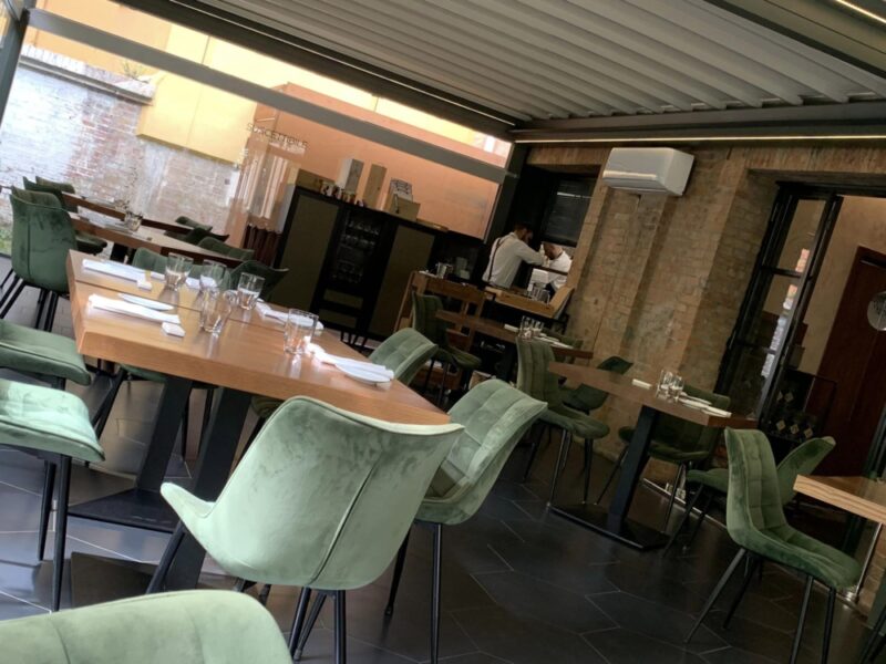 Suscettibile Salerno, la sala verandata