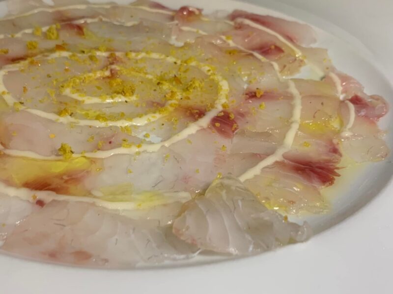 Il Veliero ad Acciaroli, crudo di spigola