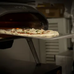 Le pizze di Davide Ruotolo nel forno Ooni