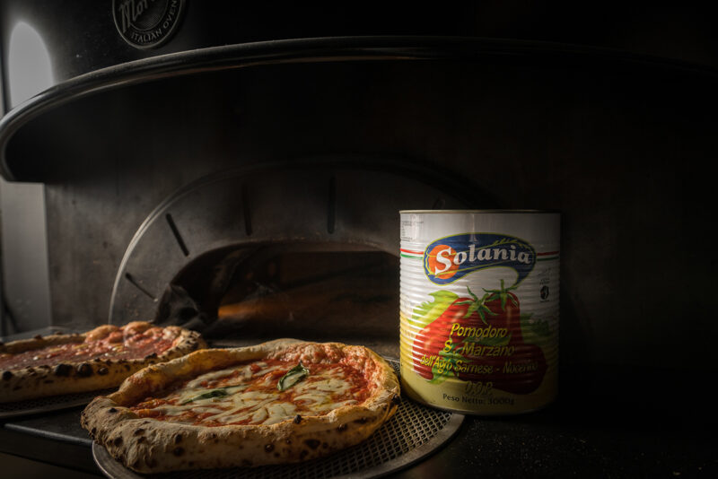 Pizza con pomodori al forno - Solania