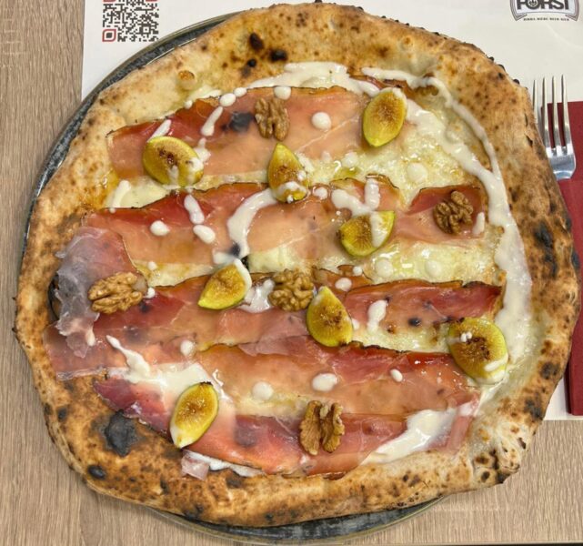 Pizza della settimana Fichi speck e noci della Pizzeria Spicchi