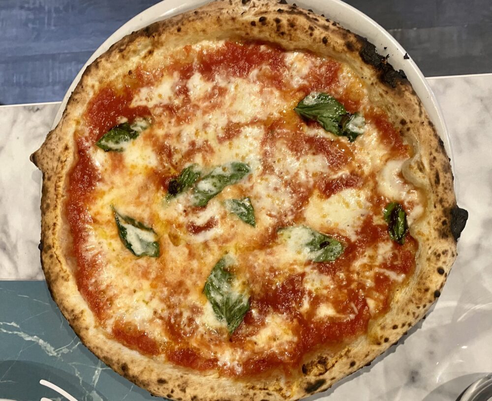 Pizza Margherita - Pizzeria Il Monfortino