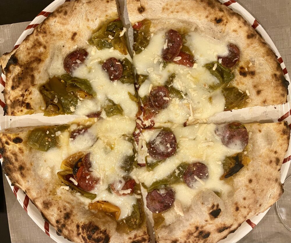 Pizza Sciummo con i peperoncini verdi - Apprendista Pizzaiolo