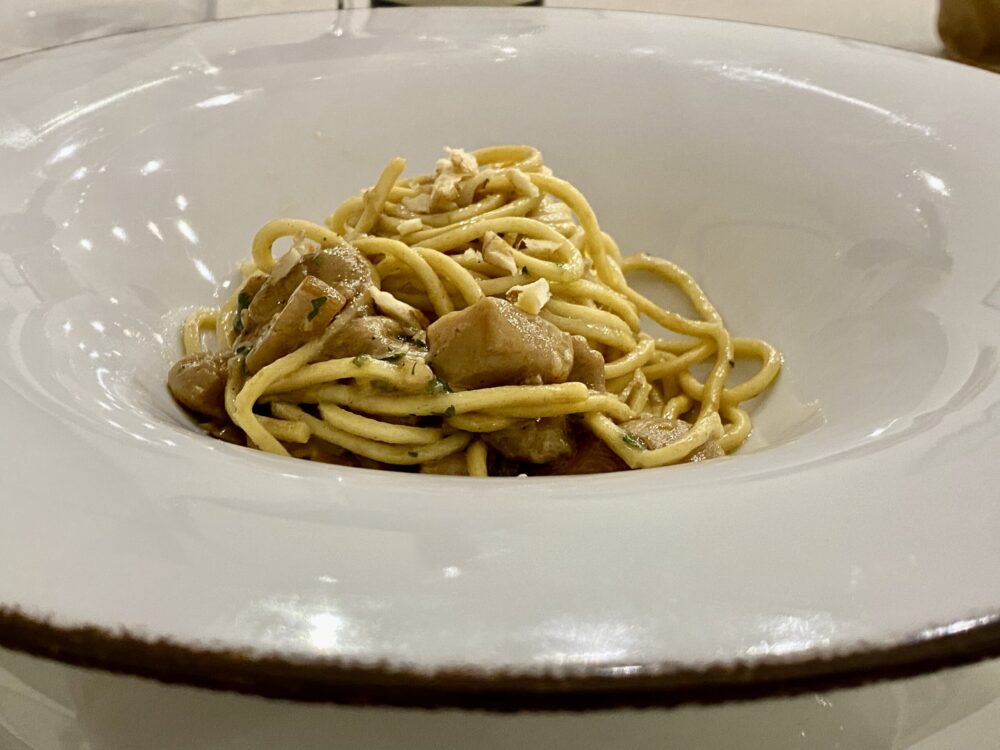 Spaghettoni con funghi porcini - Il Frantoio Ducale
