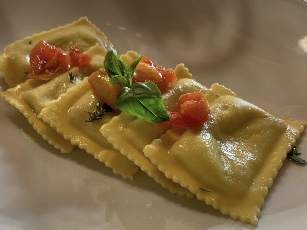 Pastificio Osteria alle pendici di Monte Erbano, ravioli di caciocavallo e porcini