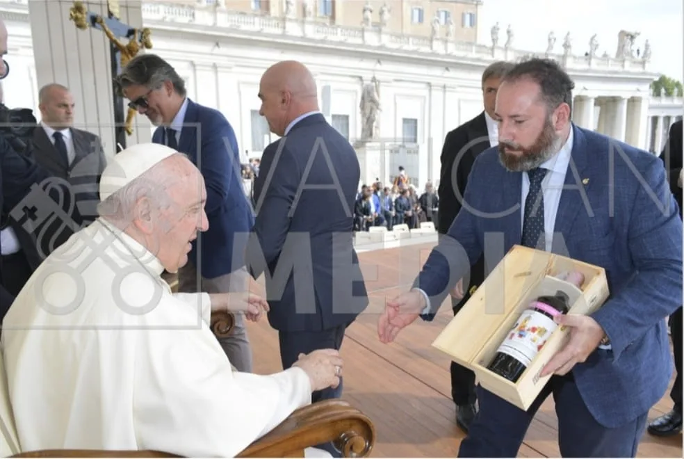 Un mosaico per Procida da gaetano Cataldo al Santo Padre