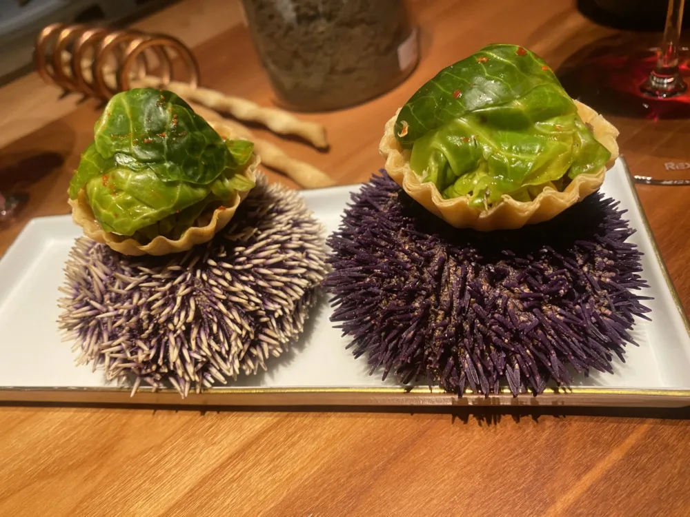 Il Pagliaccio Faraona- secondo sevizio tartelletta, verza, fegatini, coscia confit