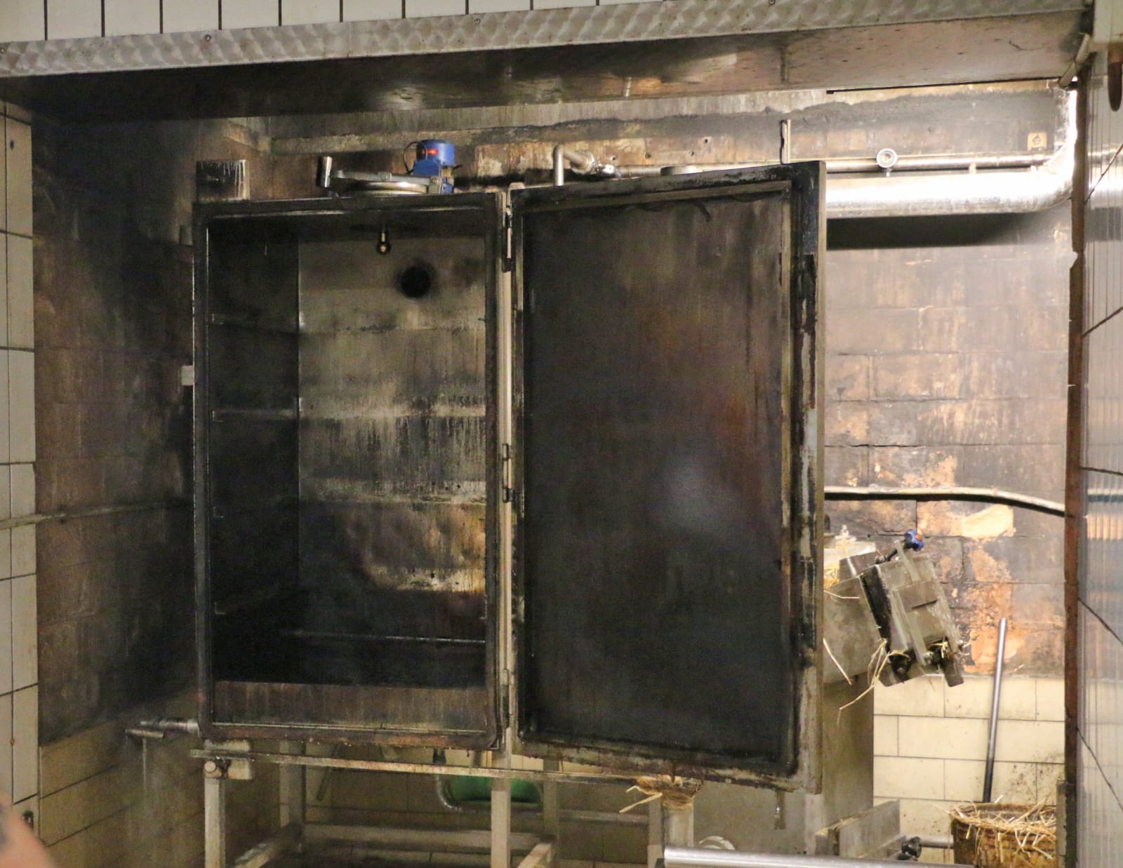 La Tramontina- armadio di affumicatura