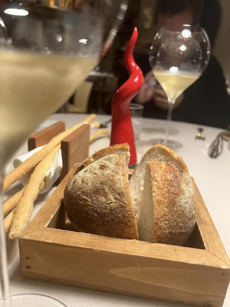 Antica Osteria Nonna Rosa, Il pane e i grissini