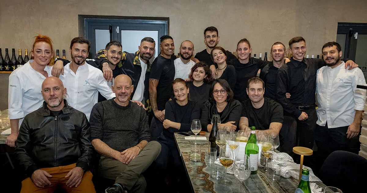 Il gruppo di Periferia Iodata e lo staff di Clementina