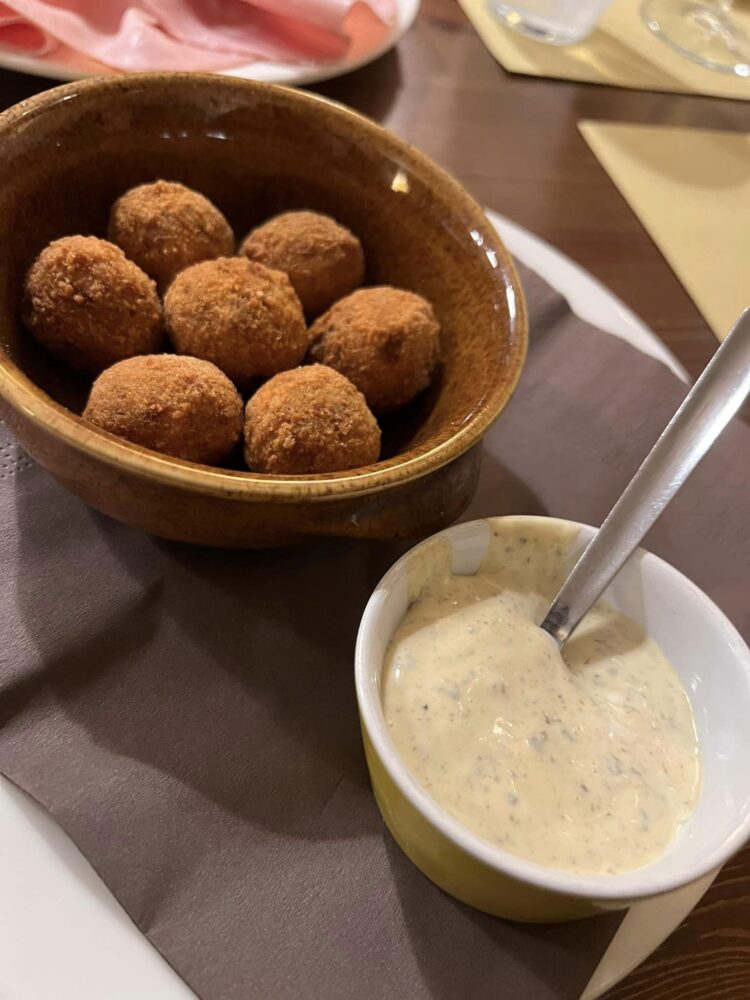 La Salsamenteria - Polpette di bollitone salsa di tartufo