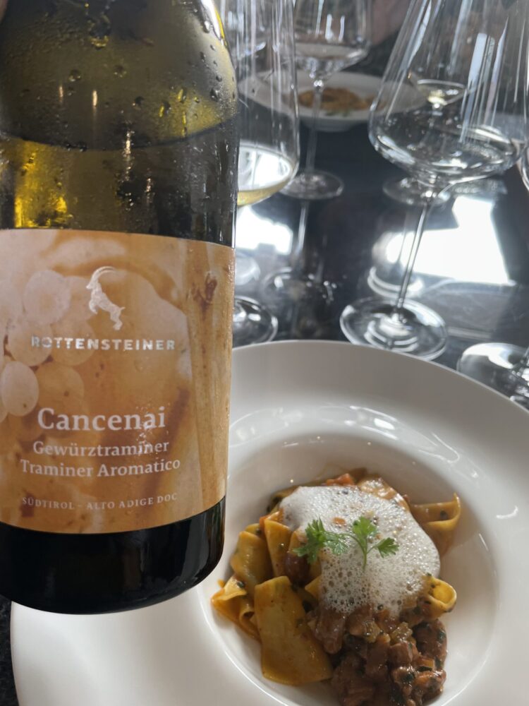 Cancenai Gewurztraminer con maltagliati al ragu'