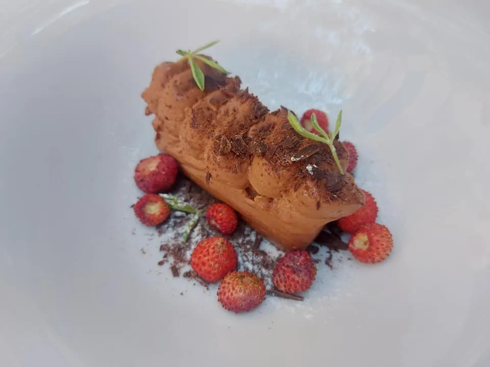 Emozionando, Semifreddo al cioccolato fondente e fragoline di bosco