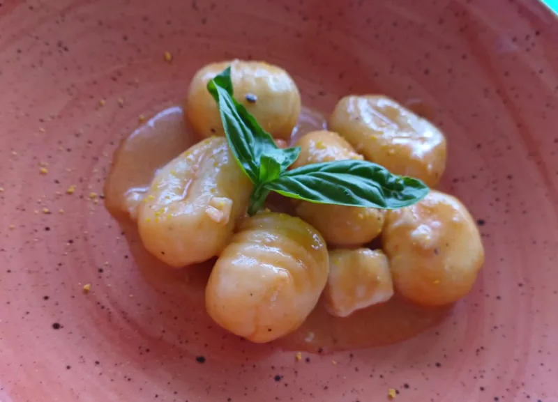 ’Ndunderi di Minori con limone e ragout di coccio