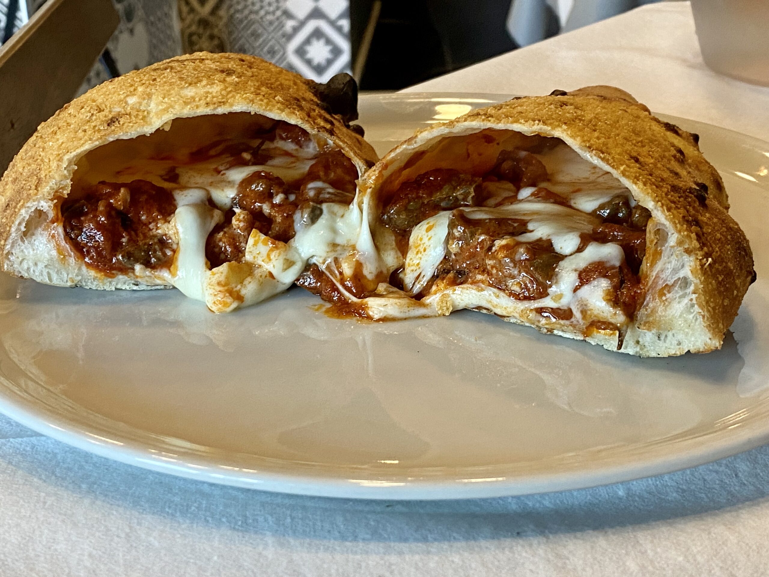 Grotta-con-Soffritto-provola-di-Agerola-soffritto-pecorino-romano-dop-olio- evo