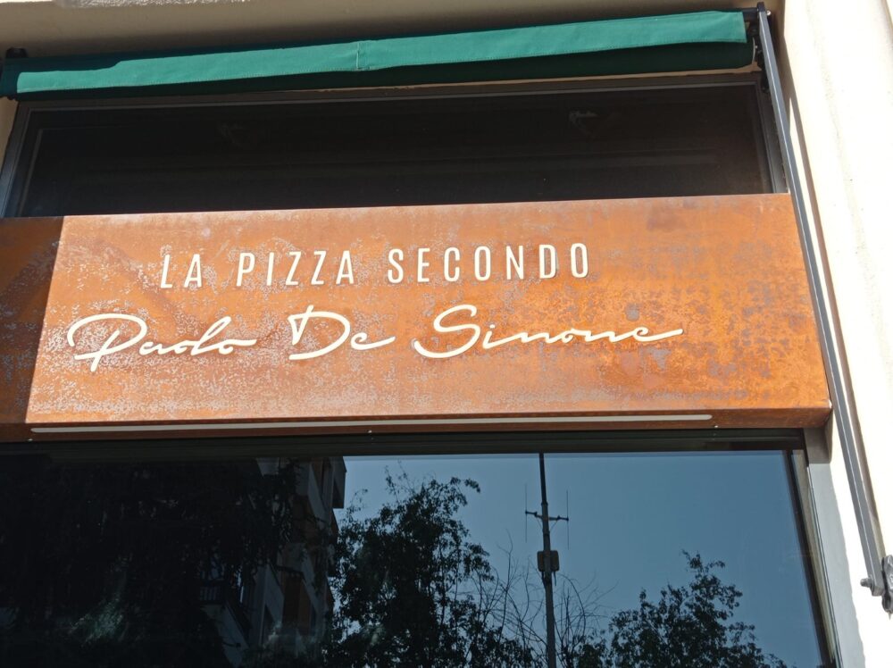 Insegna pizzeria Modus