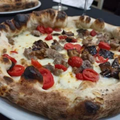 PizzAria Arti - La Salsiccia e Melanzane con Pomodorini