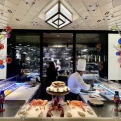 Brasserie Lutetia, il banco con la cucina a vista