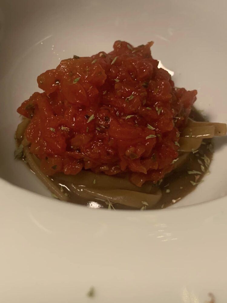 Il Carpaccio a Parigi, linguine alla pizza marinara