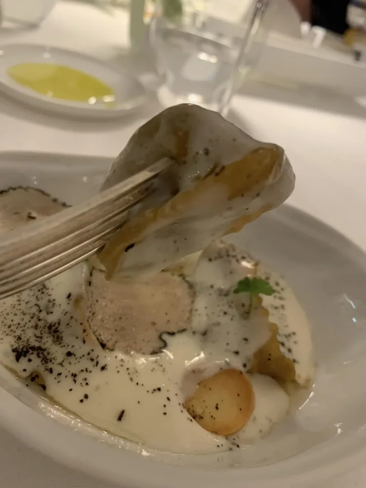 Don Alfonso, plin alla spuma di parmigiano e tartufo nero