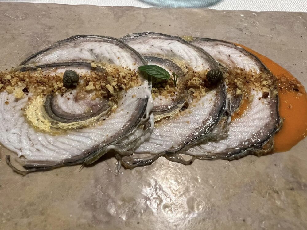 Le Antiche Sere - Carpaccio di anguilla allo zafferano su crema di pane e pomodoro