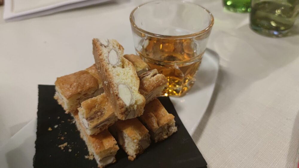 Ristorante Da Muzzicone - cantucci e vin santo