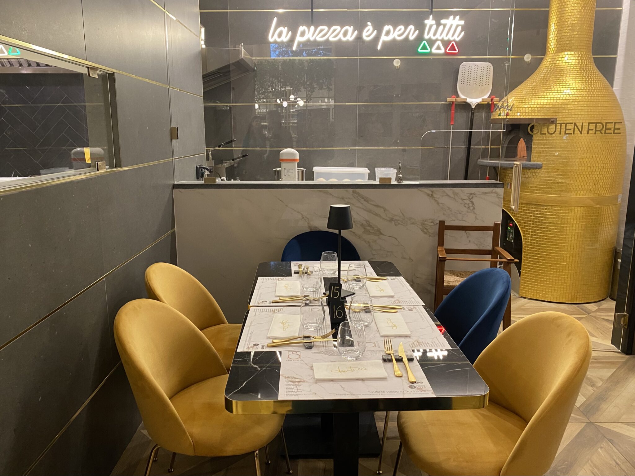 La Pizzeria di Santucci a Pozzuoli porta lo stile napoletano