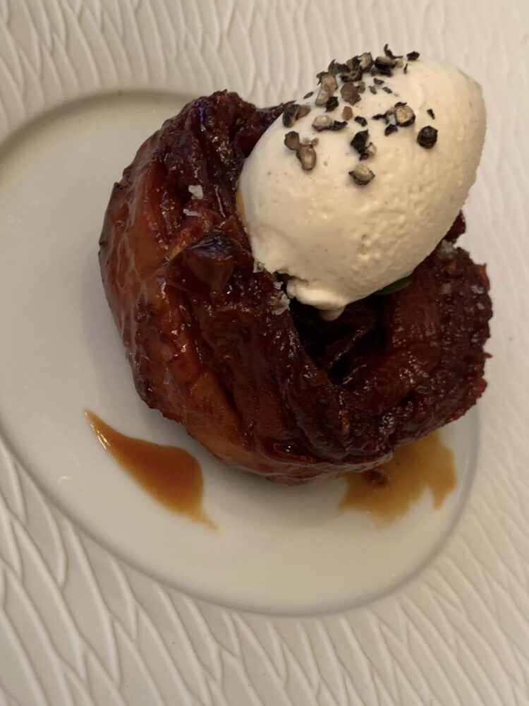 Restaurant Le George, tarte tatin di pomodori canditi con gelato di cacio e pepe