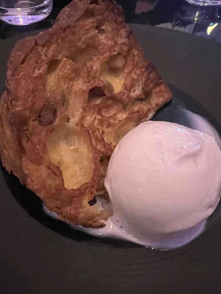 Favilla - Panettone cotto in padella al burro e gelato di latte di bufala