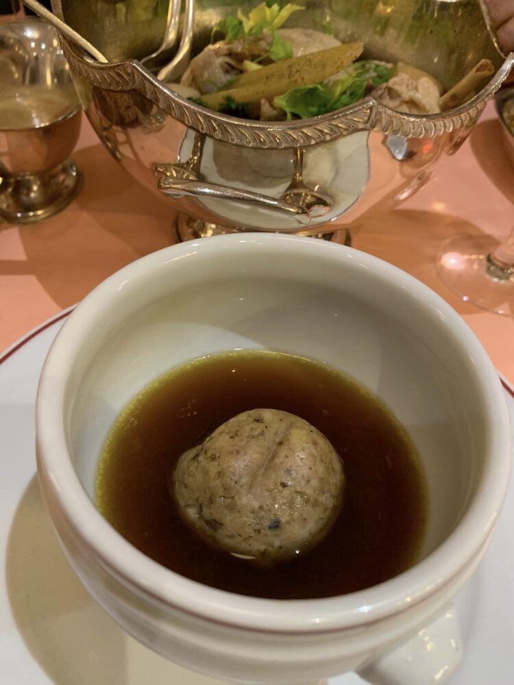 La Poule au Pot, gnocco di foie gras in brodo di pollo