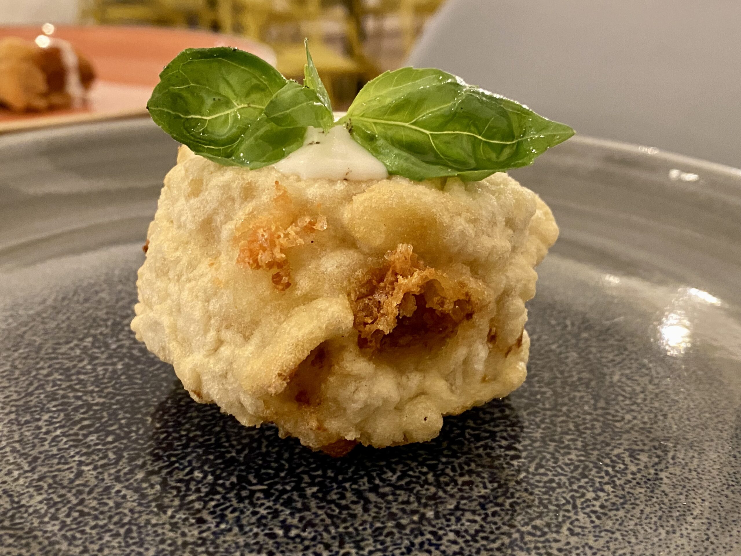 Frittatina-Pasta-e-Patate-pasta-mista-con-patate-pancetta-parmigiano-e-provola