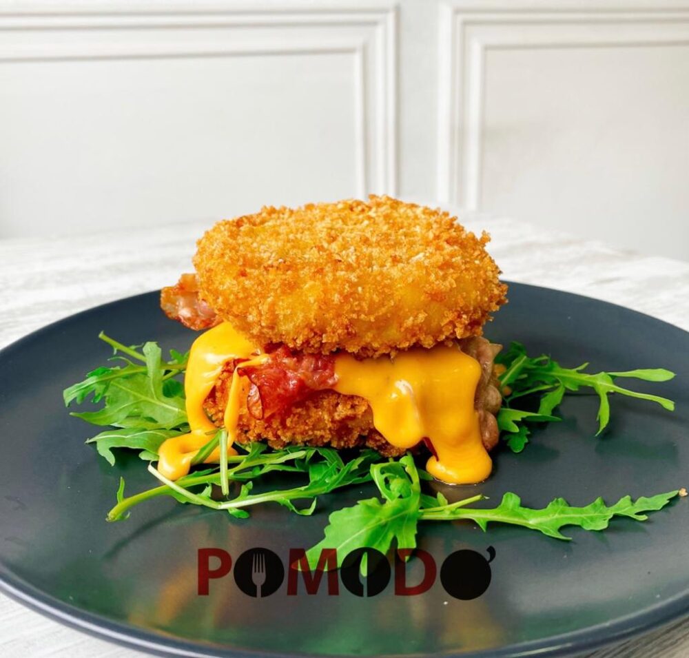 Pomodo' Crocche' Burger - Doppio disco di crocche' farcito con bacon e cheddar