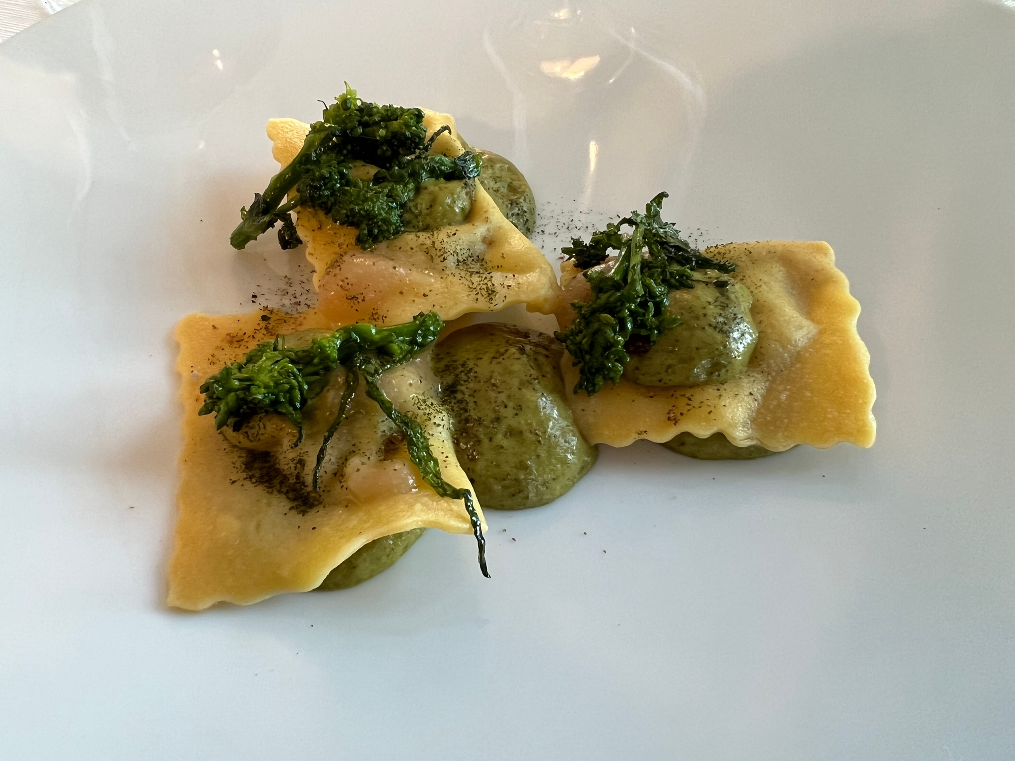 Raviolini-con-salsiccia-broccoli-e-mela-annurca