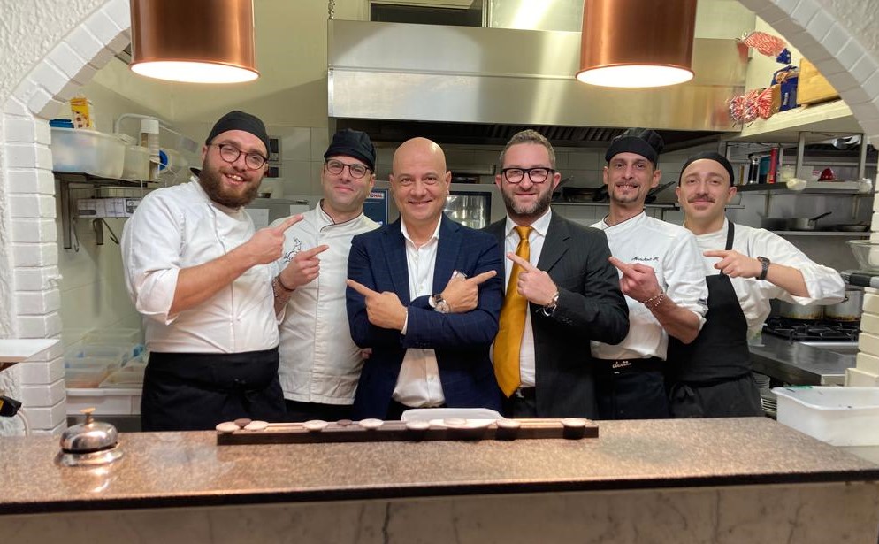 Stefano Incerti, Lorenzo Bertelloni e la brigata di cucina