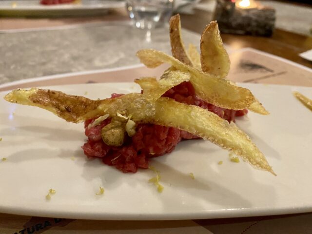 Tartare-con-pan-bauletto-e-senape-