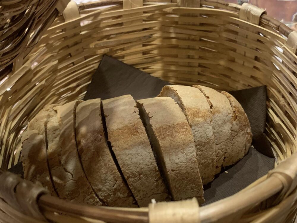 I Moresani, Festa al maiale, il pane cotto a legna