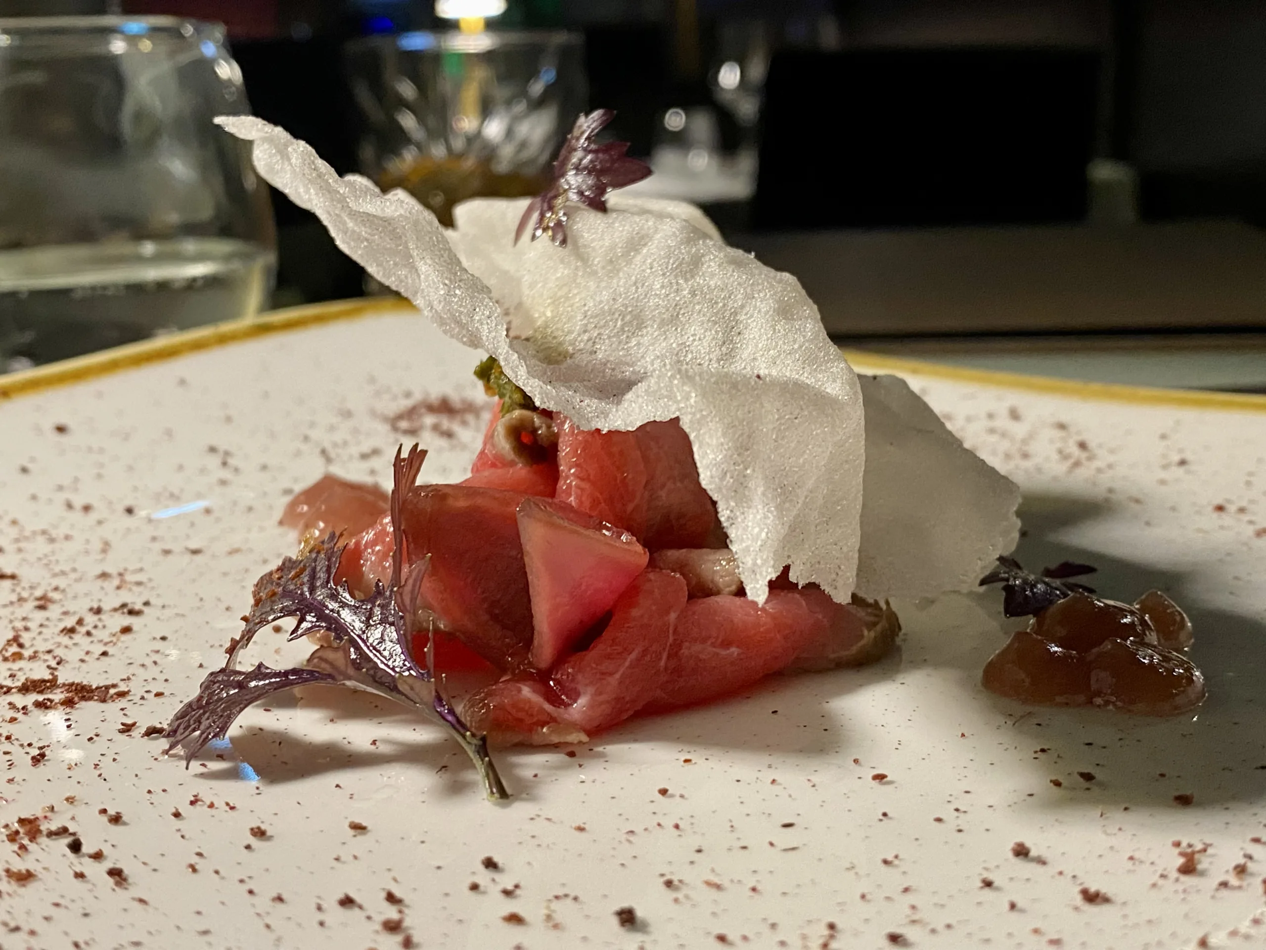 Carpaccio-di-manzo®-in-agrodolce-con-chimichurri-e-chips-di-riso