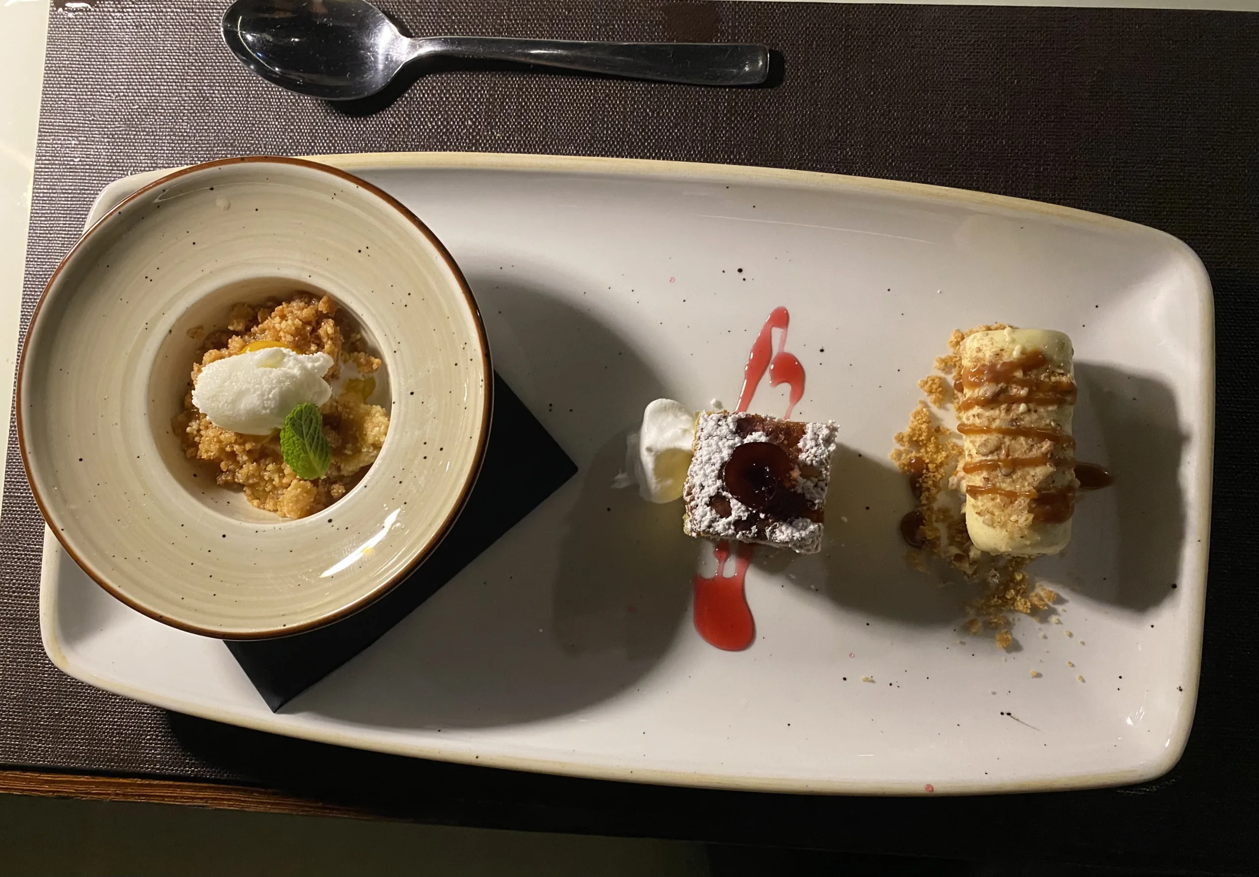 Crumble-di-mango-e-gelato-allo-yogurt-Cherry-Blondie-Banana-foster