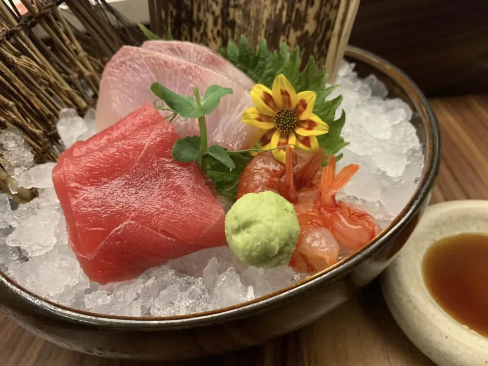 Kohaku Roma, sashimi di gambero rosso, ricciola, tonno