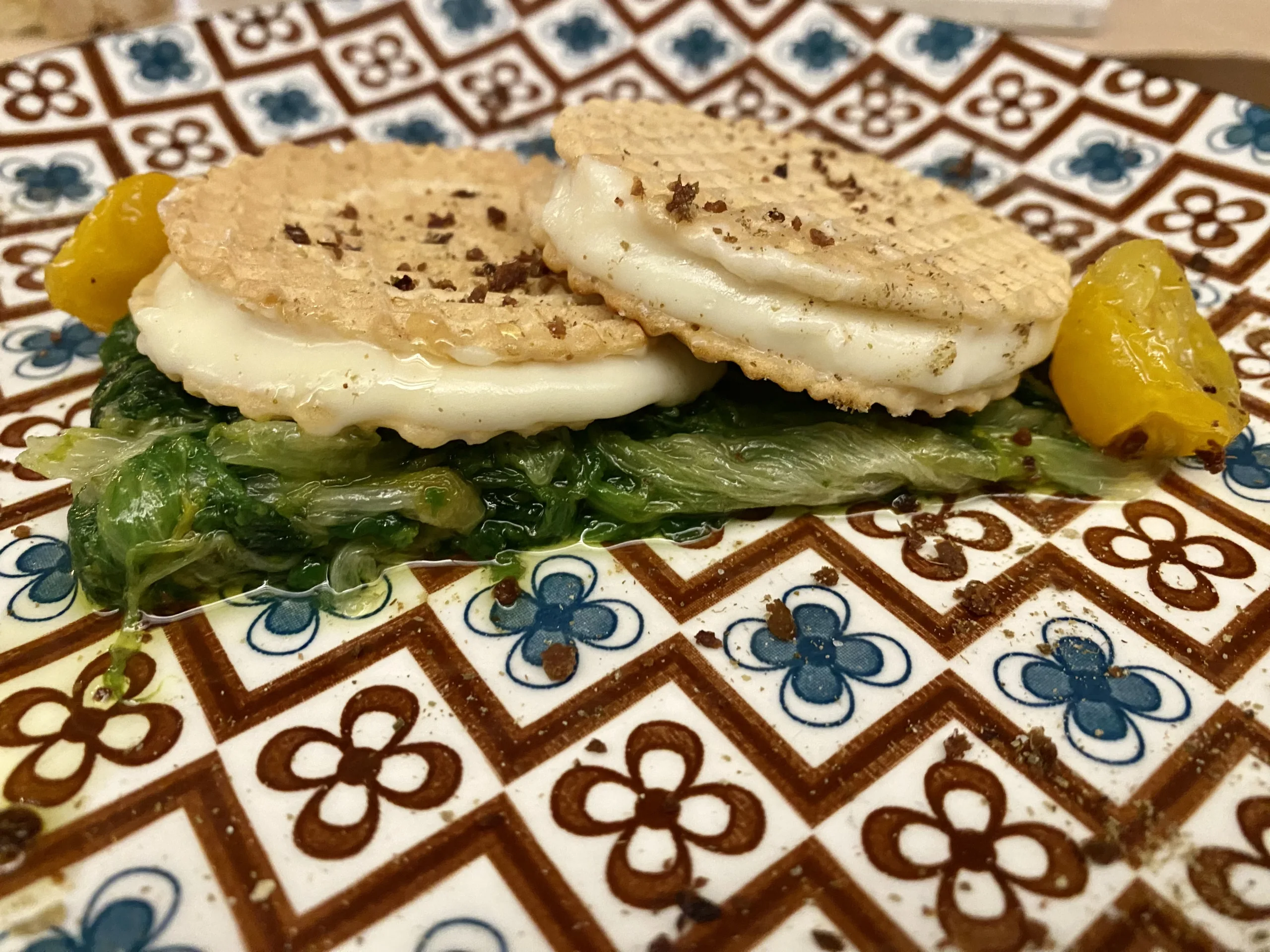 Casa-Nostrum-Wafer-con-cremoso-al-caciocavallo