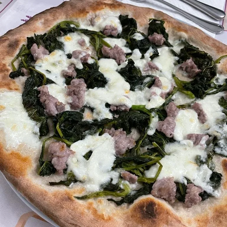 La Locanda da Peppe - pizza broccoli e salsiccia