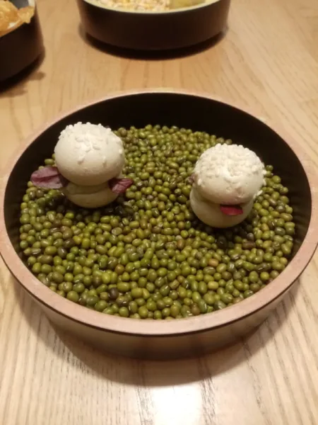 La locanda di Nonna Rosa - Macaron con baccalà mantecato e marmellata di albicocca pellecchiella