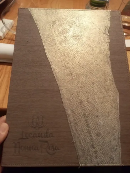 La locanda di Nonna Rosa - Menù rivestiti con pelle di baccalà