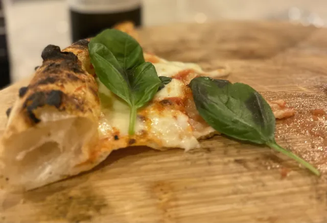 Schettino-Pizzeria-sezione-della-pizza
